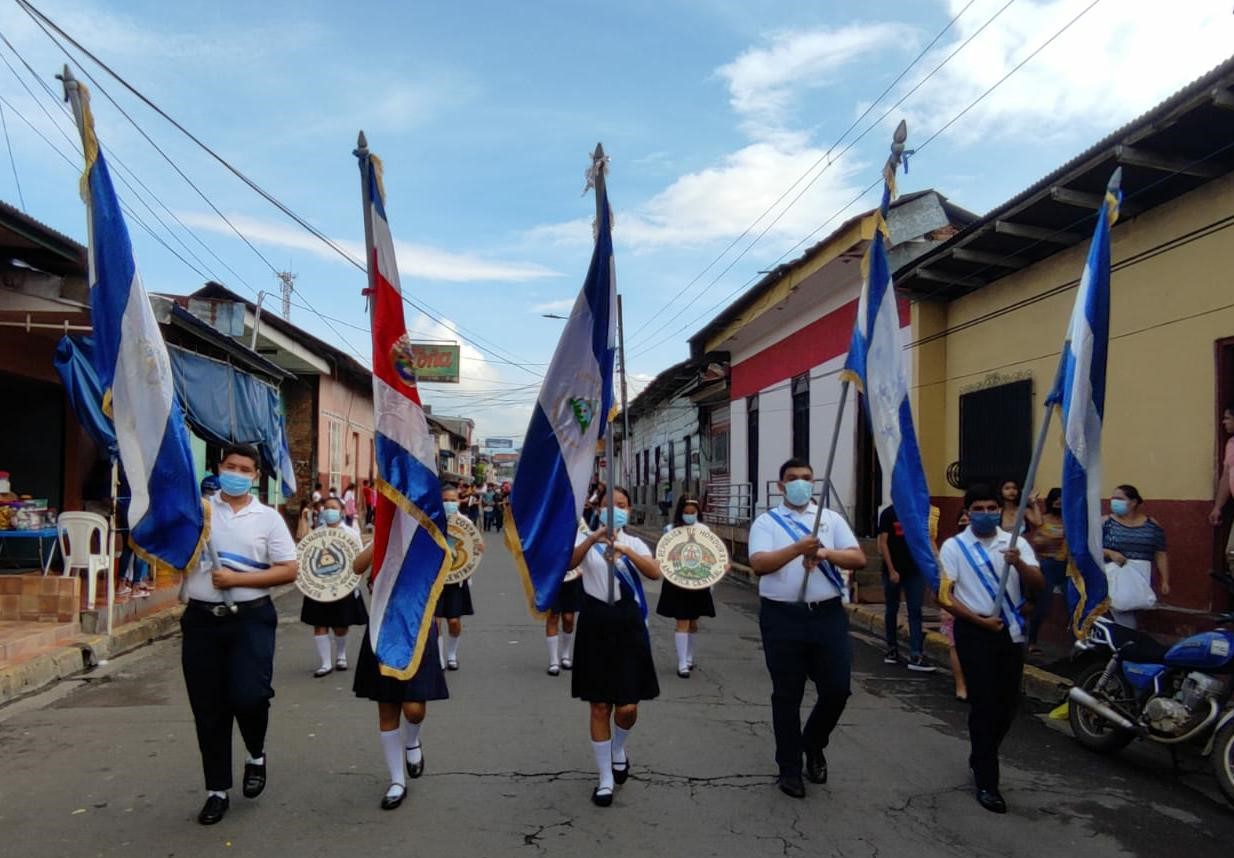 Desfile en celebración a las fiestas patrias Revista Nicaragua Sandino